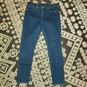 Levi Skinny Jeans size 29